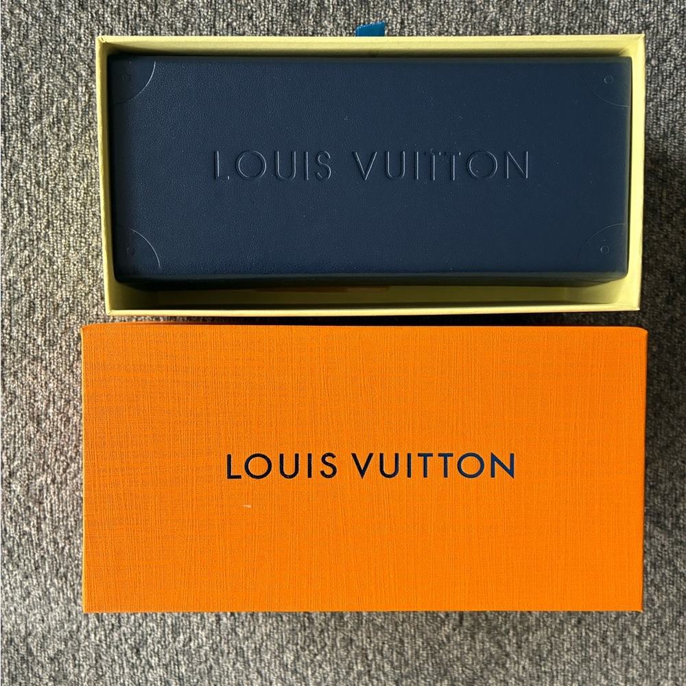 Louis Vuitton Cream and Gray Dust Bags with Yellow Card